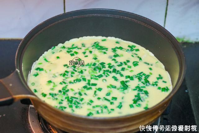 儿子最爱吃的早餐饼,不用揉面,不用整形,2块钱就能吃饱!