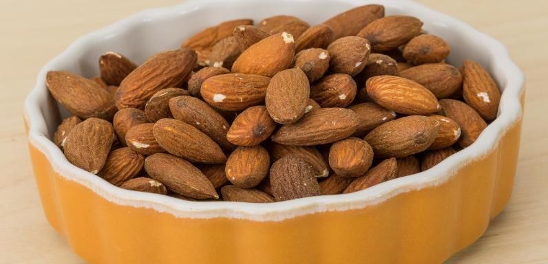 胆固醇|一天一把巴旦木,血糖血脂都能乖乖“听话”,你平时喜欢吃吗