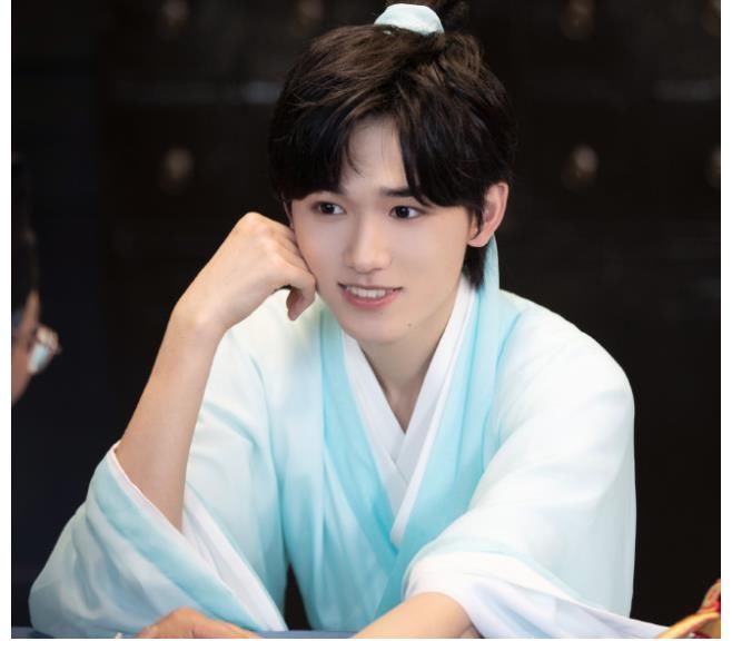 蔡徐坤|热综艺人名单出炉:杨紫第一、宋亚轩紧跟后面,何炅却跌出第五!