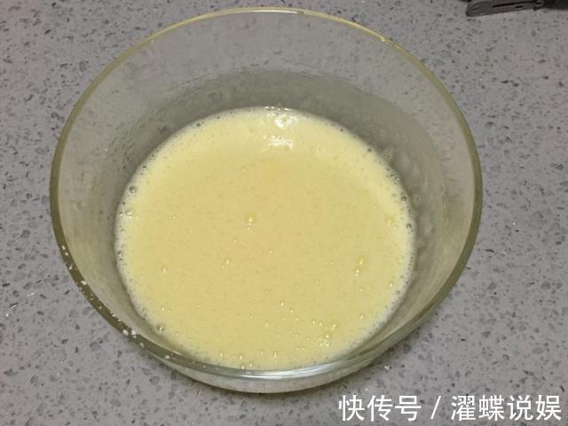 纯牛奶|夏天别总给孩子吃冰激凌！2个鸡蛋1盒牛奶，解锁布丁做法