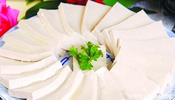 豆腐|这样一道,简单又麻辣的红烧家常豆腐,会不会受到小伙伴们的喜爱呢?