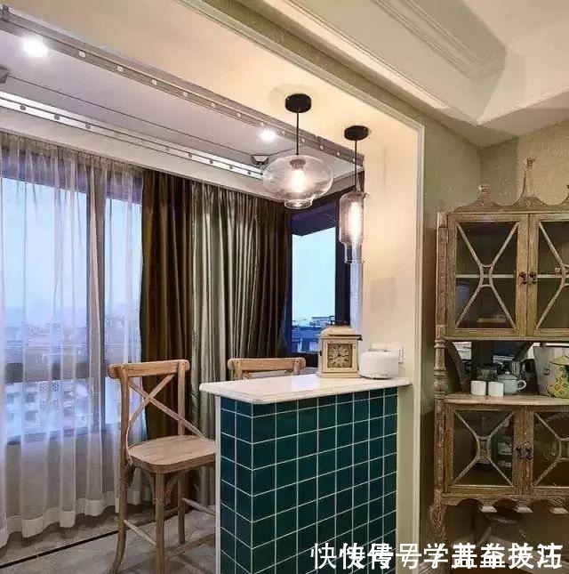 吧台|越来越多家庭在客厅和阳台之间选这些隔断,好看实用,还改善格局!