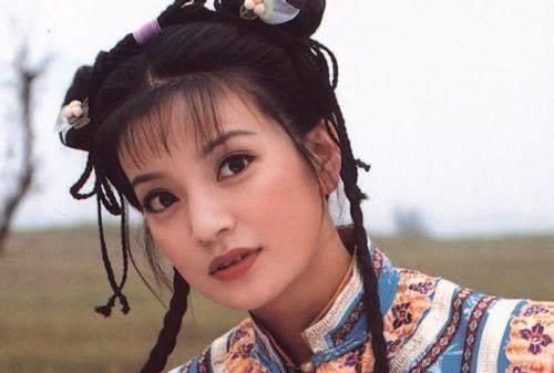 赵薇活动被抓拍,生图曝光真实颜值,这才是44岁女人的真实状态