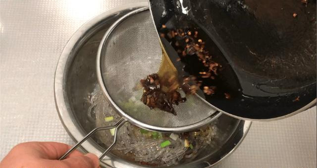 花椒粒|天冷了,红薯粉条这样吃太过瘾了,简单有营养,再也不想炖白菜了