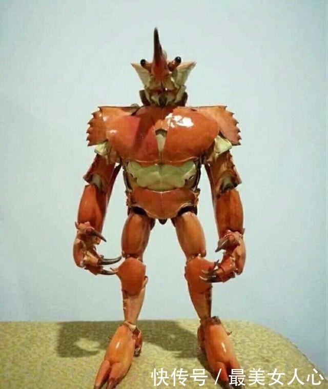 手工帝|次元壁被螃蟹打破了!小伙用螃蟹制作手办,土豪出高价也不卖