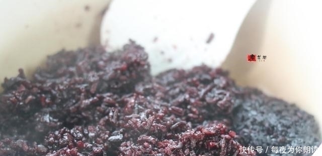 紫米别再煮粥了，教你做成百搭馅料，随吃随取，奶香浓郁糯叽叽