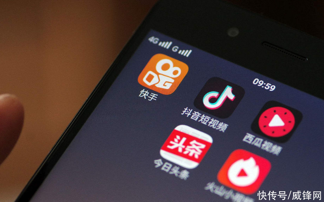 港元|仅半年快手市值蒸发上万亿，官方发言：朋友，冷静面对