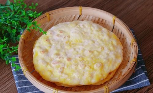 别只会烙葱油饼了，教你做玉米烙饼，不放一滴油，香甜又有嚼劲