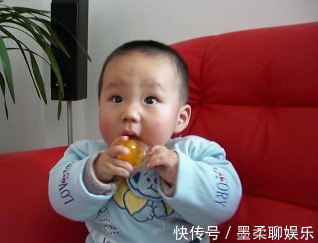 父母|吃一次相当于吃1个塑料袋,医生许多父母还纵容娃吃,无知!