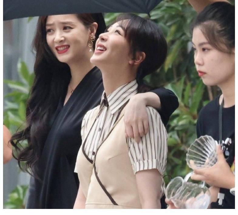 宋亚轩|邱莹莹x樊胜美同框！杨紫蒋欣同框录节目，“爷青回”场面好经典