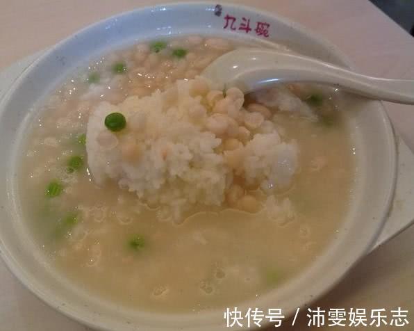 积食|积食原因不只是吃多,儿科医生2种早餐再喂,会“拖垮”脾胃