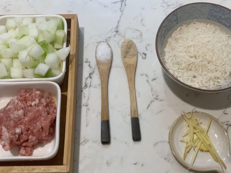 养胃就要多喝粥，冬瓜肉末粥适合全家，一碗下肚浑身舒服