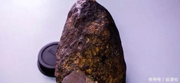 博物馆 俄罗斯博物馆有异常,陨石出现神奇一幕,疑似受到“神力”影响