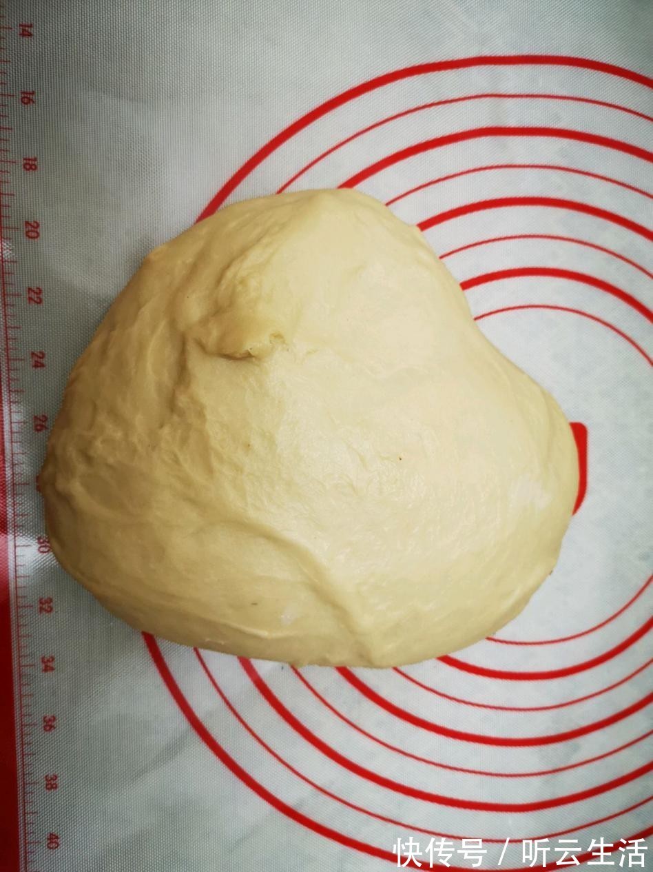 绵白糖|学会做豆沙圈圈面包，再也不用去蛋糕店买了，甜腻浓香真好吃