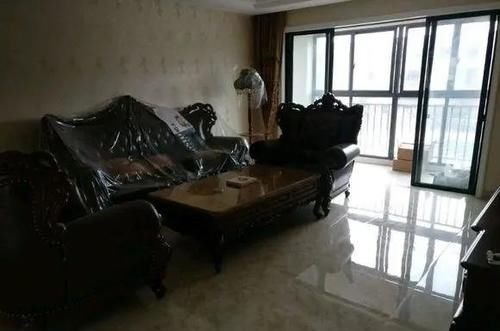 家庭和睦|老公坚持让朋友装修房子,总价21万,光沙发就花了3万多,值吗?