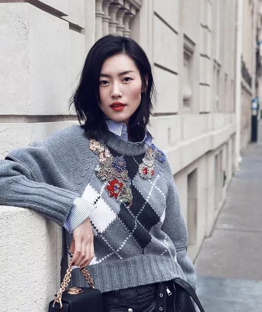 奔四的女人这样搭，今夏流行这种短发，不仅减龄还时尚