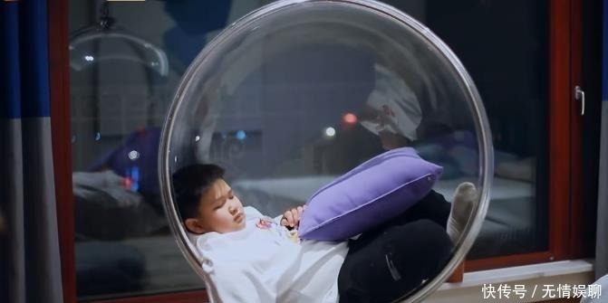 变形计:迎来乐华太子爷,镜头扫到正脸时,网友:是来出道的吗?