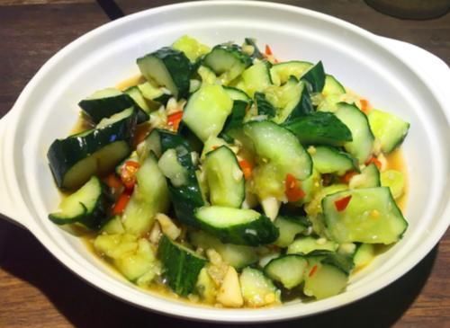 爽口|做凉拌黄瓜“2个技巧”一定要学会，保证做出来清脆爽口特好吃