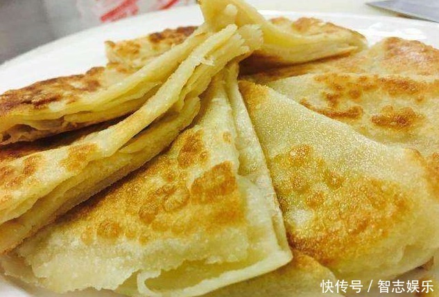 电饼铛烙饼时,总是发硬?分享4个技巧,香软多层,放凉也不硬