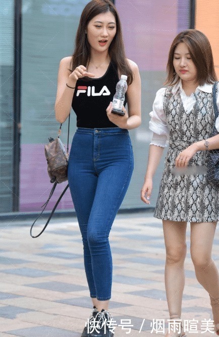 小姐姐的气质太好,牛仔裤被她穿出了买不起的感觉