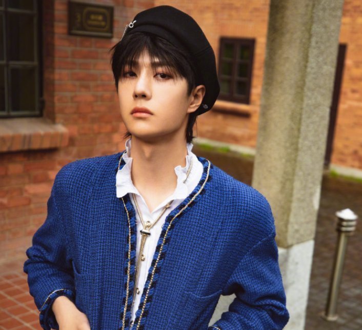 娱乐圈|男艺人流量价值排名:肖战稳站第一名老位置,蔡徐坤却无缘前三!