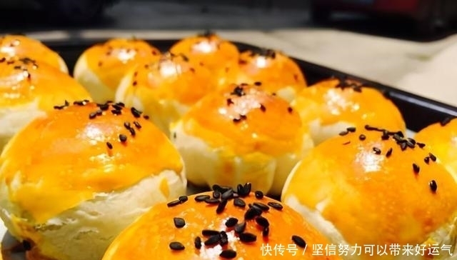 汤圆别水煮了,教你新做法,比水煮简单,比油炸香,看着就流口水