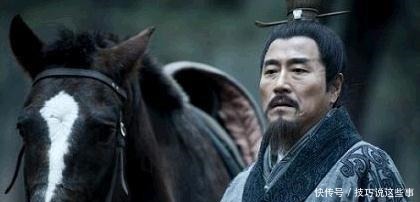 吕后|萧何助吕后杀了韩信，设宴庆贺，此人却穿丧服赴宴你大祸临头了