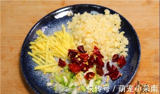 泥沙|花甲吐沙干净有诀窍，渔民：学会一招，不用水泡，花甲疯狂吐沙