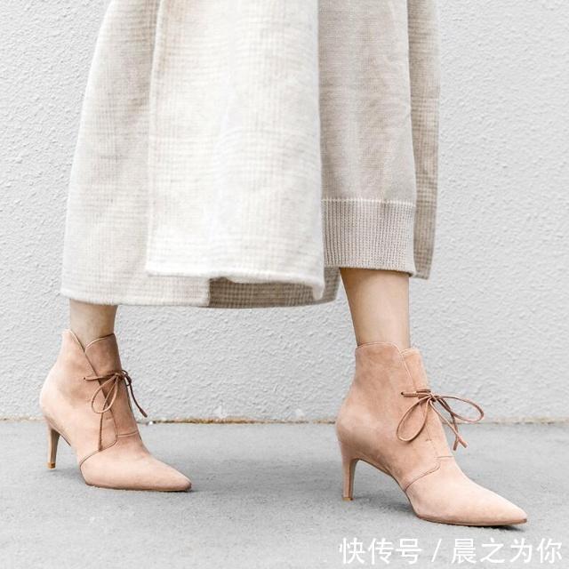 马丁靴 精致的尖头设计,修饰脚型更显瘦,增加高贵甜美