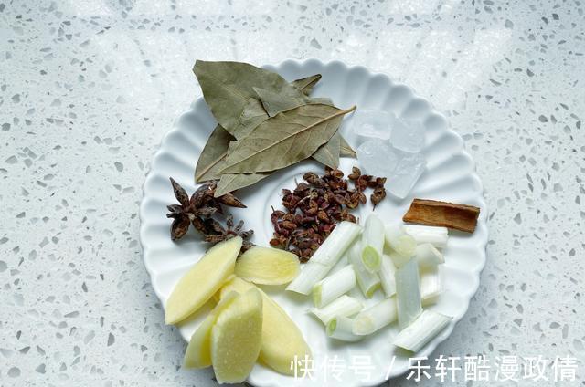 卤五花肉的家常做法,猪皮入口即化肥而不腻,用来做肉夹馍太香了