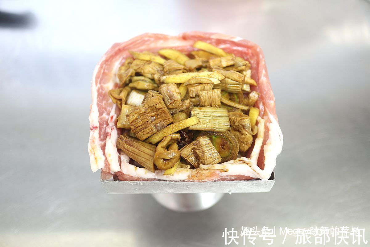 入味|想了20年的宝塔肉，第一次就成功了，蒸着吃入味又下饭，太香了