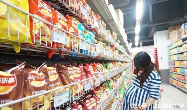 宝爸|''只是碰了下，有啥关系？''7岁男童猛撞孕妇被打，网友：真是活该