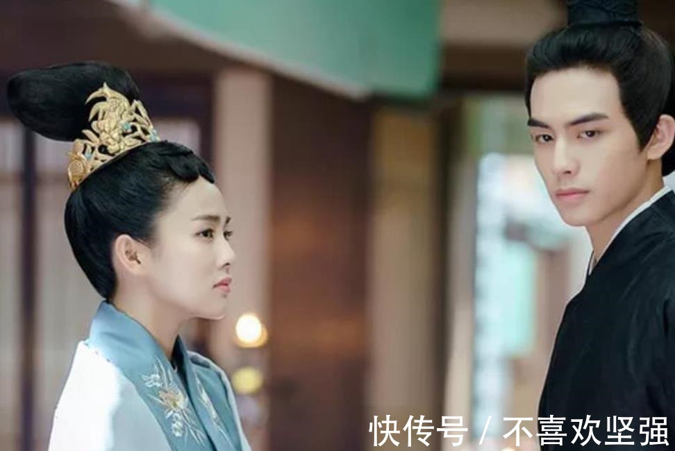 年代文|年代文,卖房换物资装满空间,重回啃树皮的七零,她躲进空间吃喝!