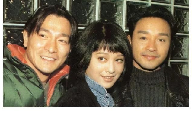 宁静节目罕翻车惹尴尬?批选手没经验,反被怼把没礼貌当耿直