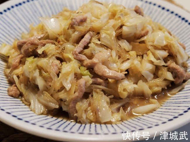 三菜一汤,有荤有素,网友:这搭配,会过日子