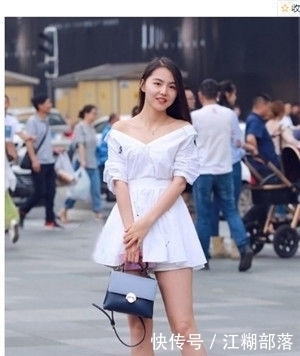 街拍性感多姿的小姐姐,轮廓性感分明,很不错的姑娘