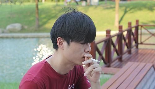 吸烟之前,牢记“三字诀”,肺会舒服点,爱抽烟的人尽量照着做