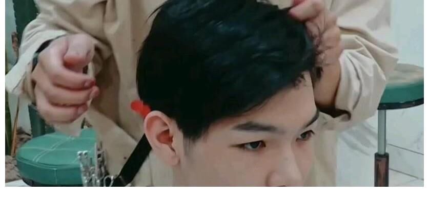 《变形计》最豪富二代，因衣服太大牌全程打码，网友：穷限制想象