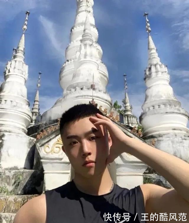 肌肉|寸头肌肉博主靠胸肌出圈,网友们看后都不淡定了!