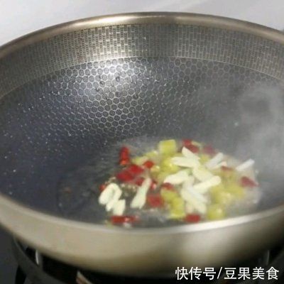  土豆丝|在家做酸辣土豆丝，这样制作才好吃！，比买的更好吃