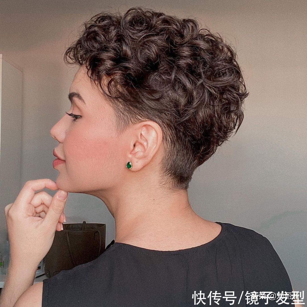 盘发|女人不到40岁，前3种发型别尝试，后三种发型值得拥有