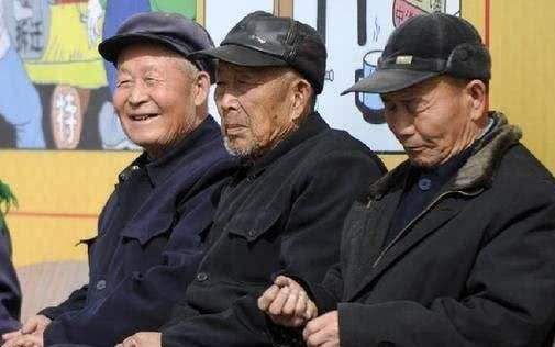 外婆|寿命长不靠多睡觉，也不靠保健品，而是坚持3件事，健康又长寿