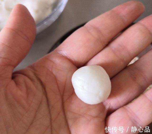 炸麻圆儿,用糯米粉就能做的简单小吃,解馋!