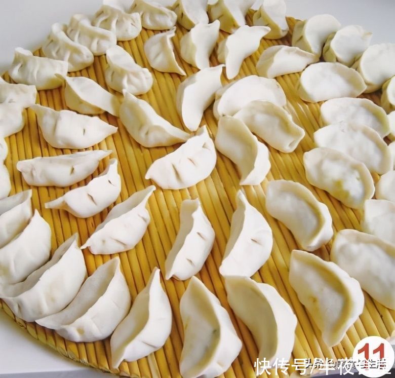  小年包饺子，教你这种饺子馅调法，比韭菜鲜，比白菜香，吃不腻