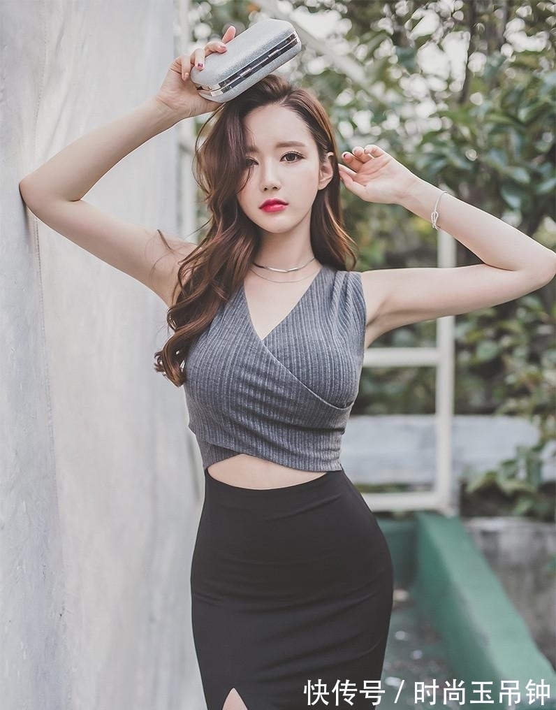 小姐姐|打造女生的气质搭配,V领的上衣太美了