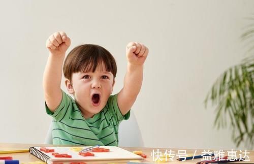 窝里横|孩子在家是“小霸王”?出门秒变“怂”,那你一定要知道4个原因