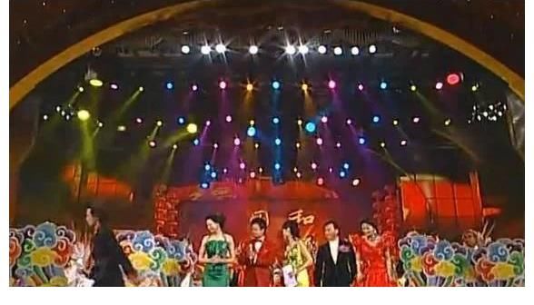 劉芳菲|2007春晚“黑色三分鐘”堪稱連環(huán)撞，誰(shuí)第一個(gè)失誤？主持搞笑