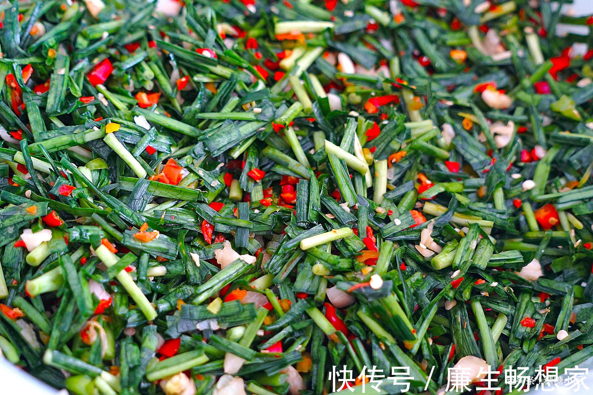 此菜一斤才2块钱,简单腌一腌,够吃大半个月,大鱼大肉都靠边站