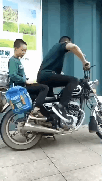 |搞笑GIF段子:妹子结个婚容易吗,这么漂亮也被整的好惨