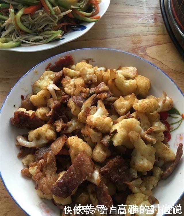 同事来家里喝酒，媳妇特意下厨招待，背地里却说我们穷酸没档次！